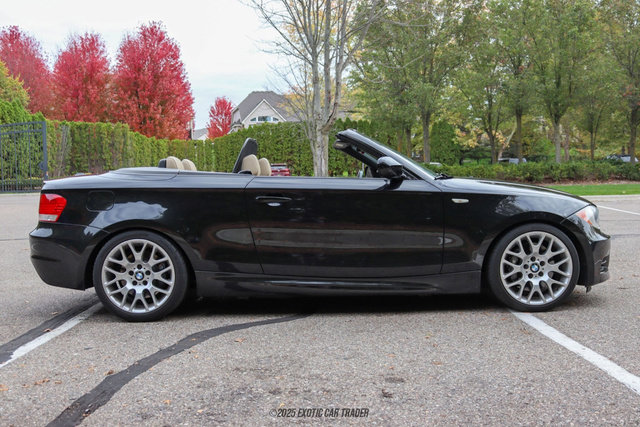 Used 2010 BMW 135i Convertible image 9