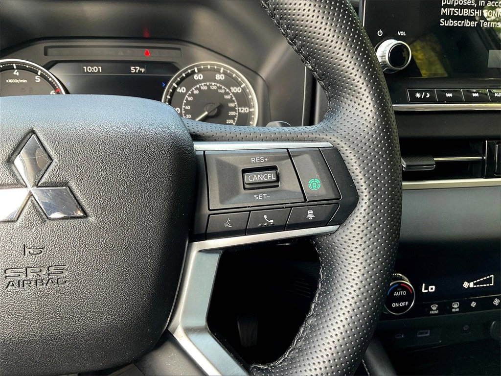 Used 2024 Mitsubishi Outlander SE image 25