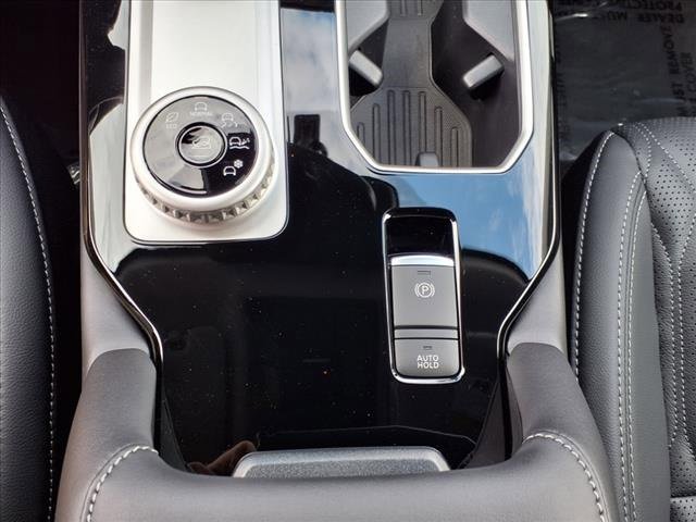 New 2025 Mitsubishi Outlander SEL image 24