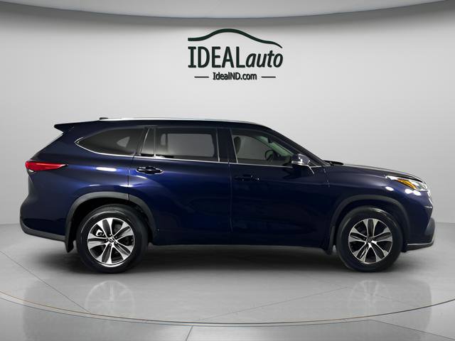 Used 2020 Toyota Highlander XLE image 4