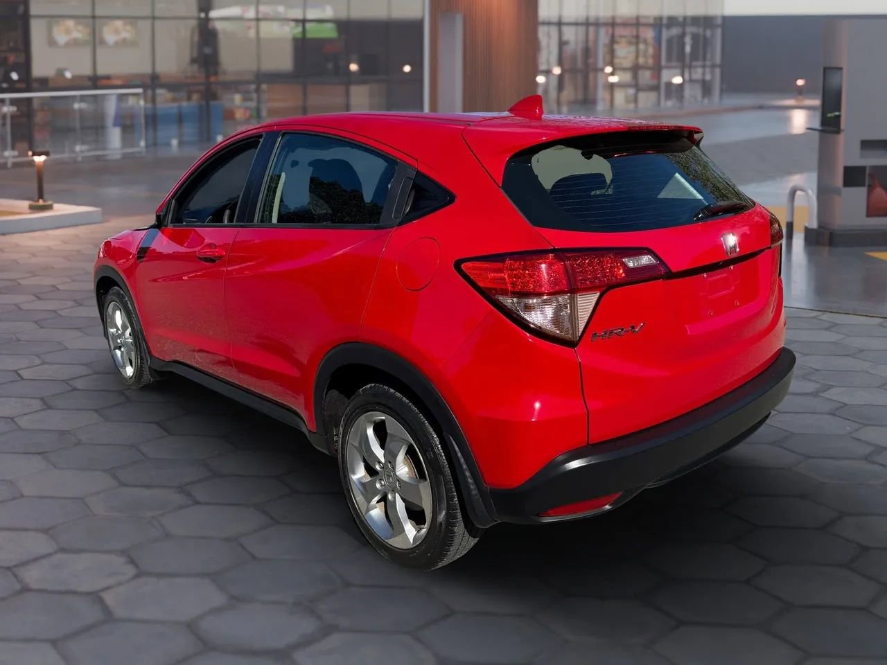 Used 2017 Honda HR-V LX image 5