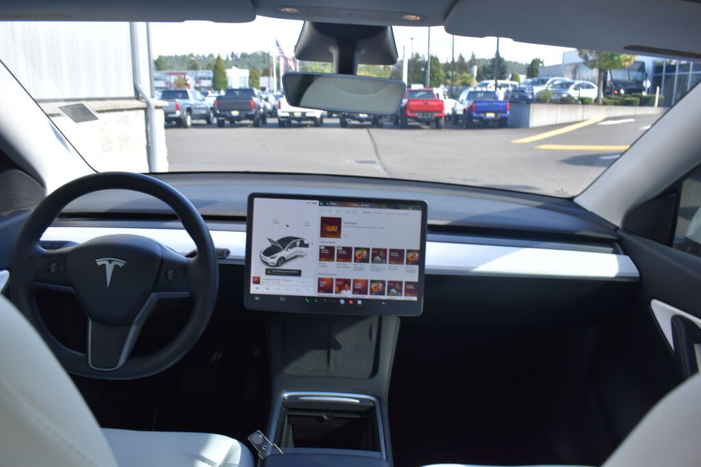 Used 2021 Tesla Model Y 2WD image 26