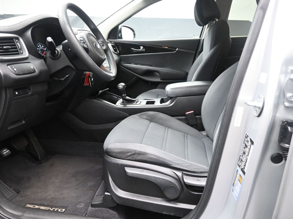 Used 2016 Kia Sorento LX image 17