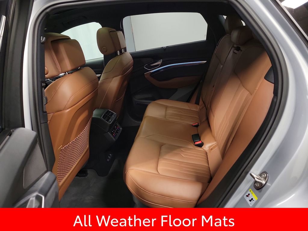 Used 2022 Audi e-tron Prestige w/ Prestige Package image 23