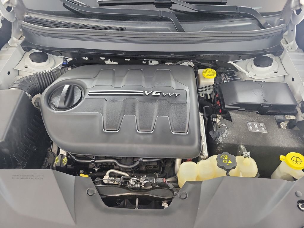 Used 2019 Jeep Cherokee Limited image 10