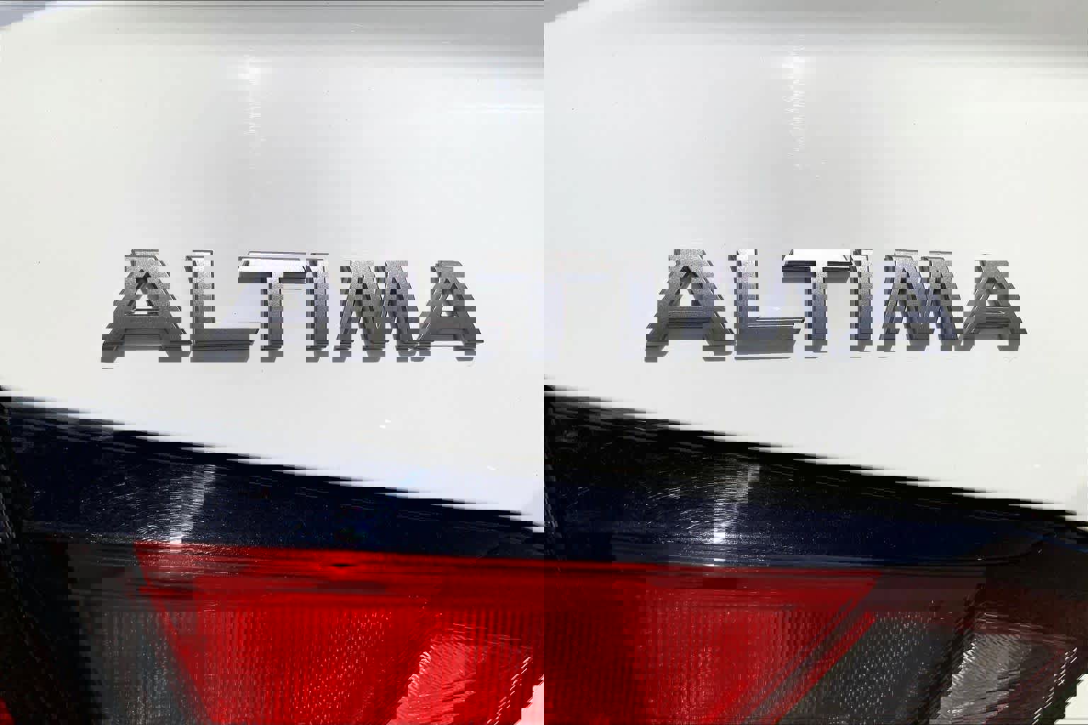 Used 2025 Nissan Altima 2.5 SV image 10