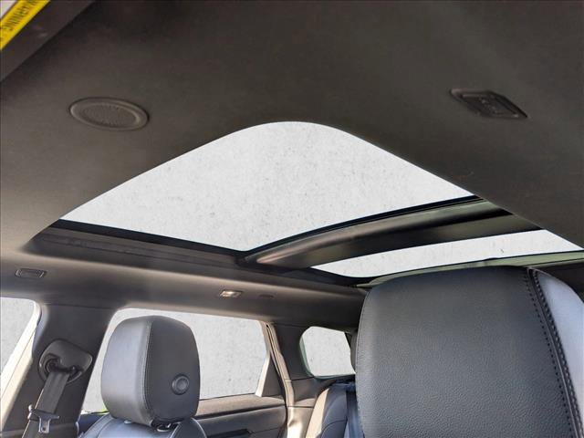 Used 2025 Land Rover Range Rover Evoque S image 16