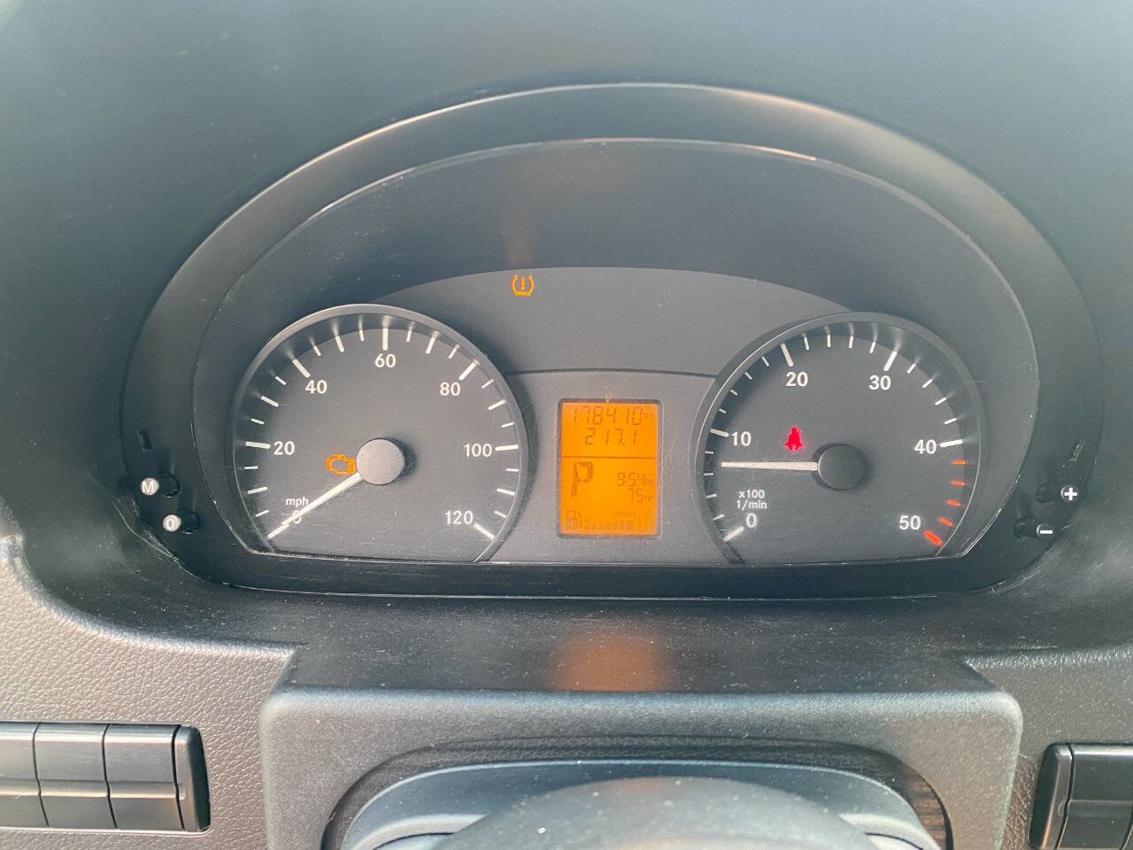 Used 2014 Freightliner Sprinter 2500 image 18