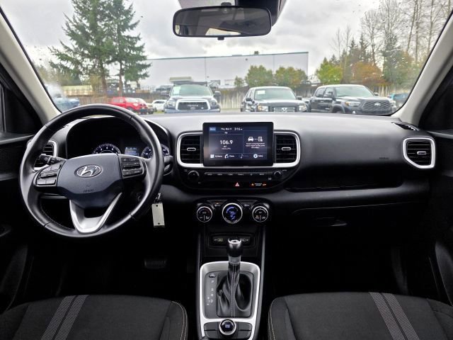 Used 2022 Hyundai Venue SEL FWD image 10