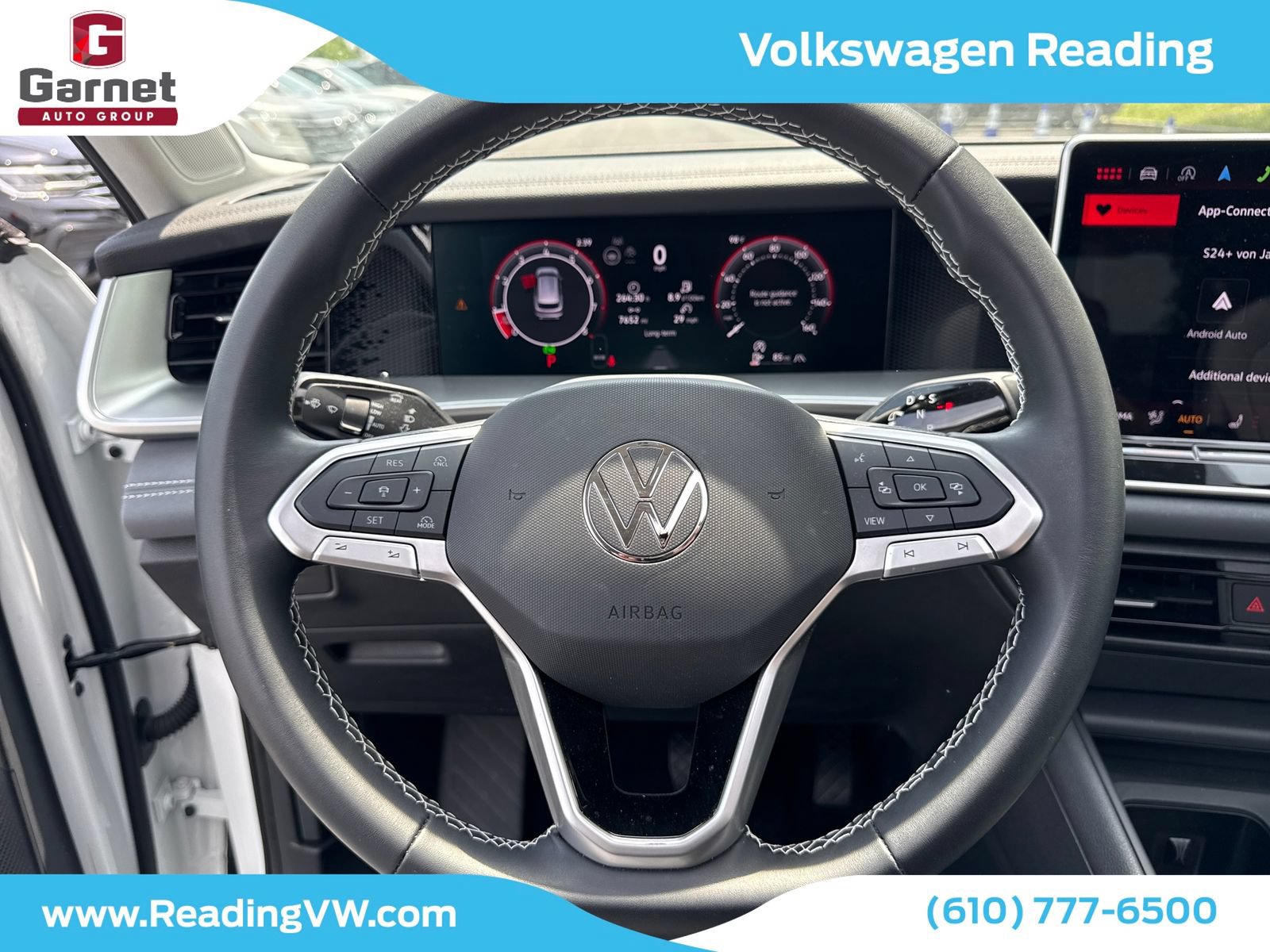 Used 2025 Volkswagen Tiguan SE w/ Panoramic Sunroof Package AWD/4WD image 14