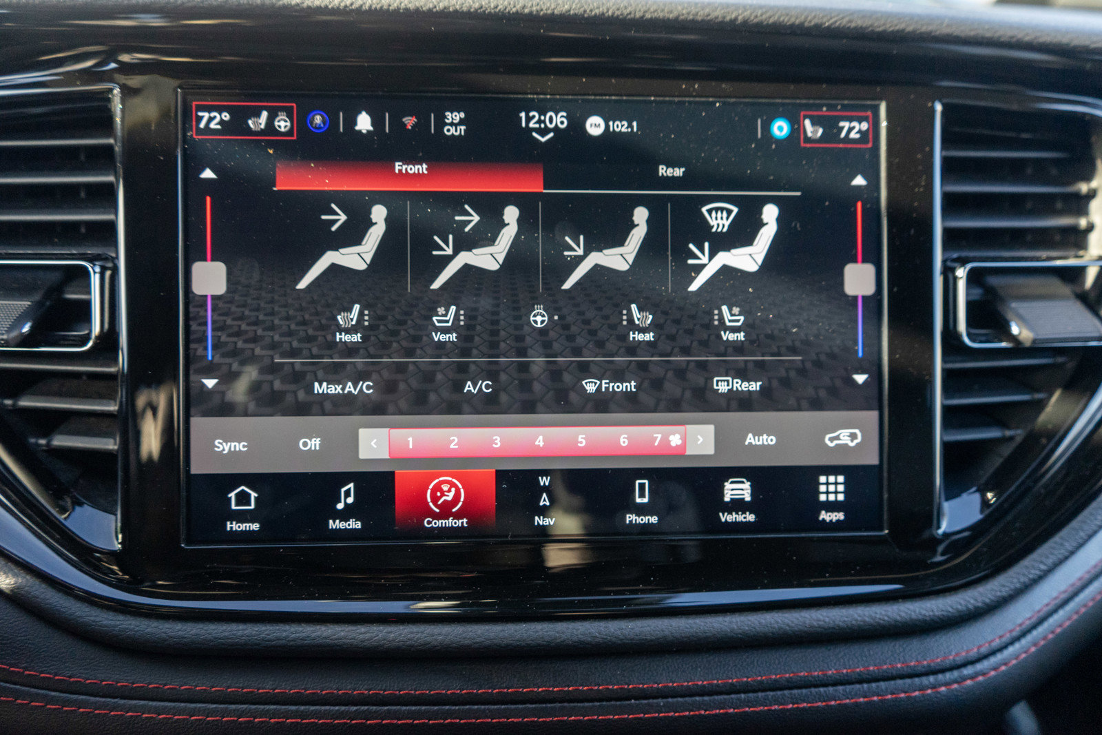 Used 2024 Dodge Durango GT image 18