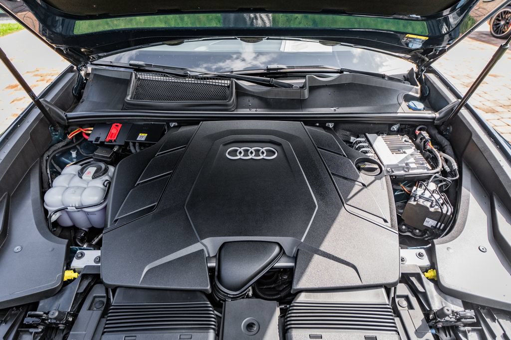 Used 2019 Audi Q8 Prestige AWD/4WD image 48