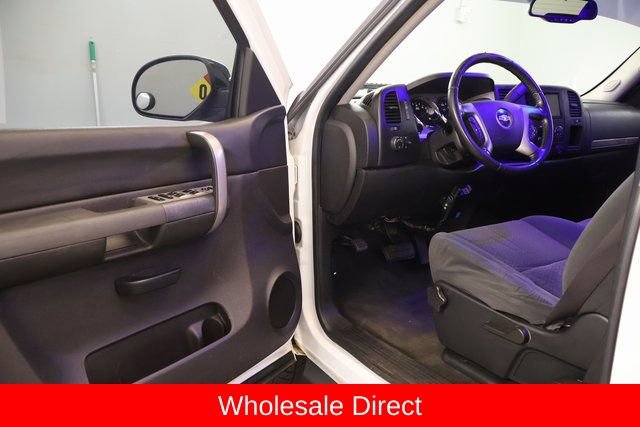 Used 2007 Chevrolet Silverado 1500 LT w/ 1LT Convenience Package AWD/4WD image 8