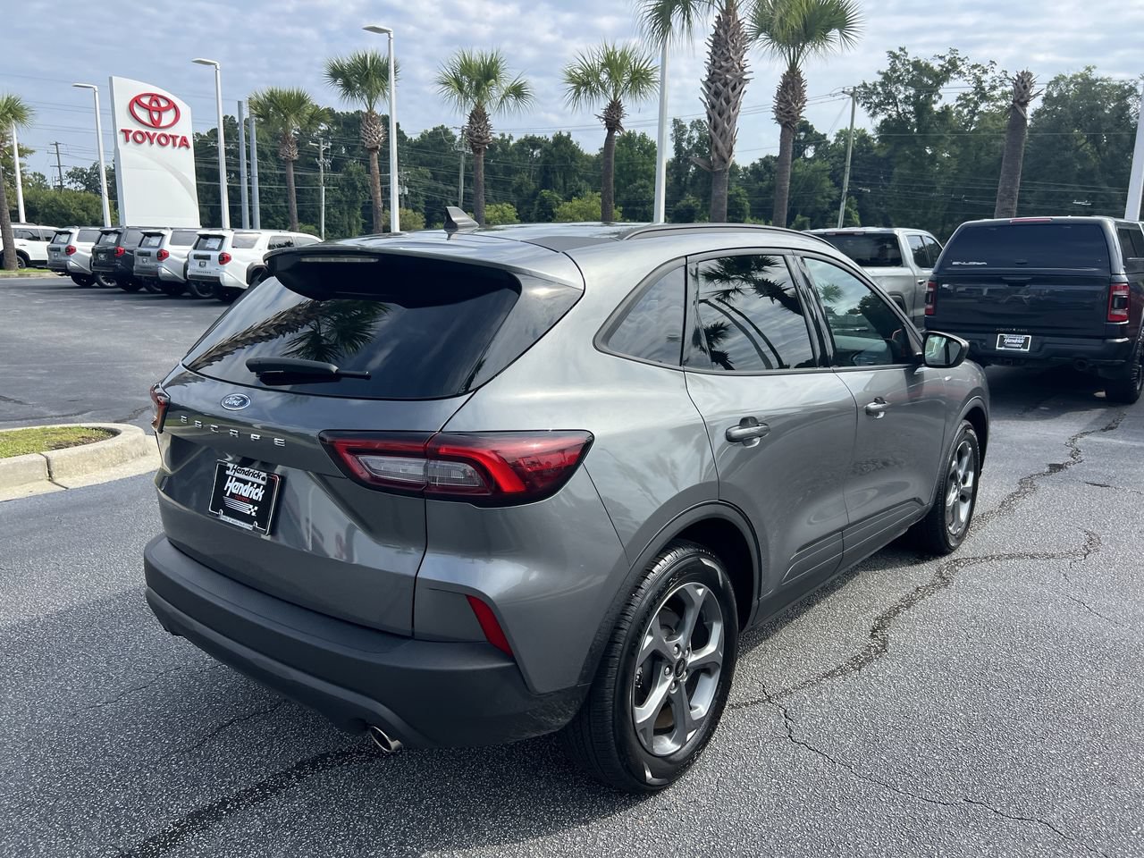Used 2025 Ford Escape ST-Line FWD image 10