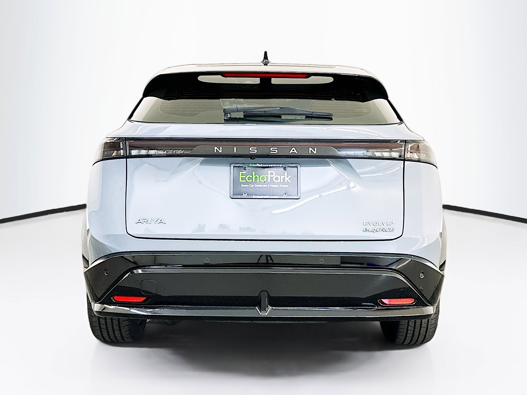 Used 2023 Nissan Ariya AWD image 7