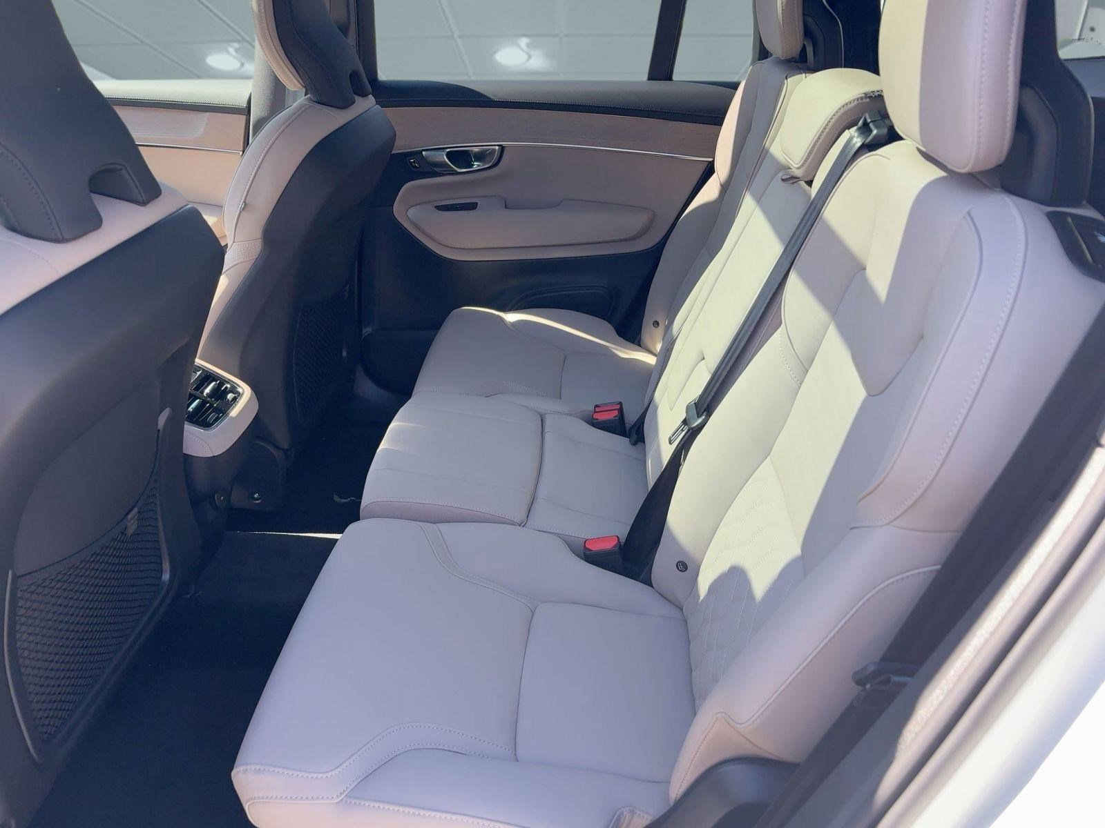 New 2026 Volvo XC90 B5 Plus image 14