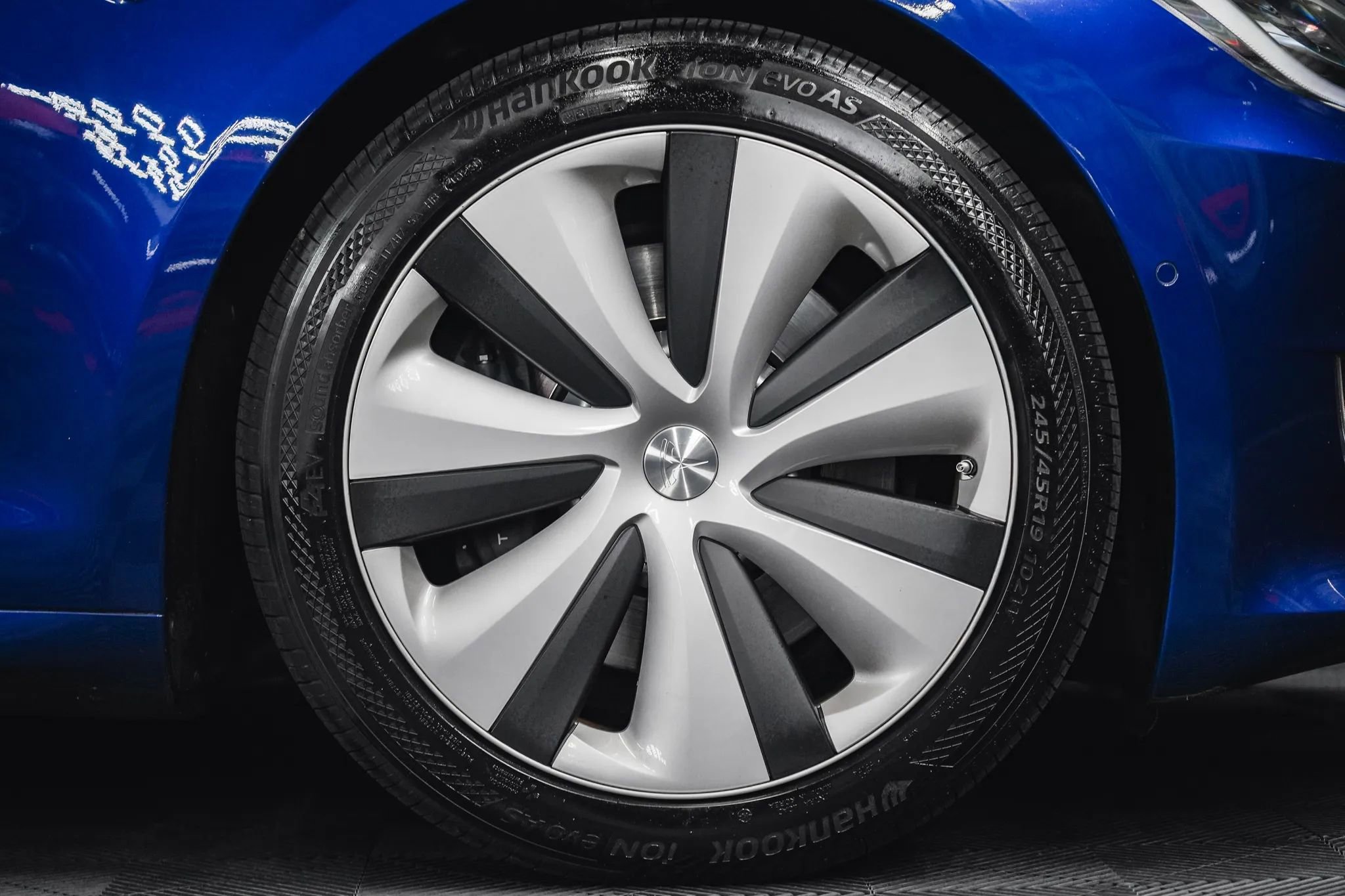 Used 2020 Tesla Model S AWD image 17