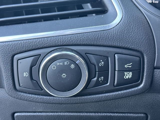 Used 2024 Ford Edge Titanium image 19