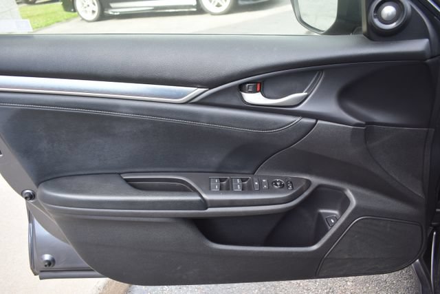 Used 2018 Honda Civic Touring image 18