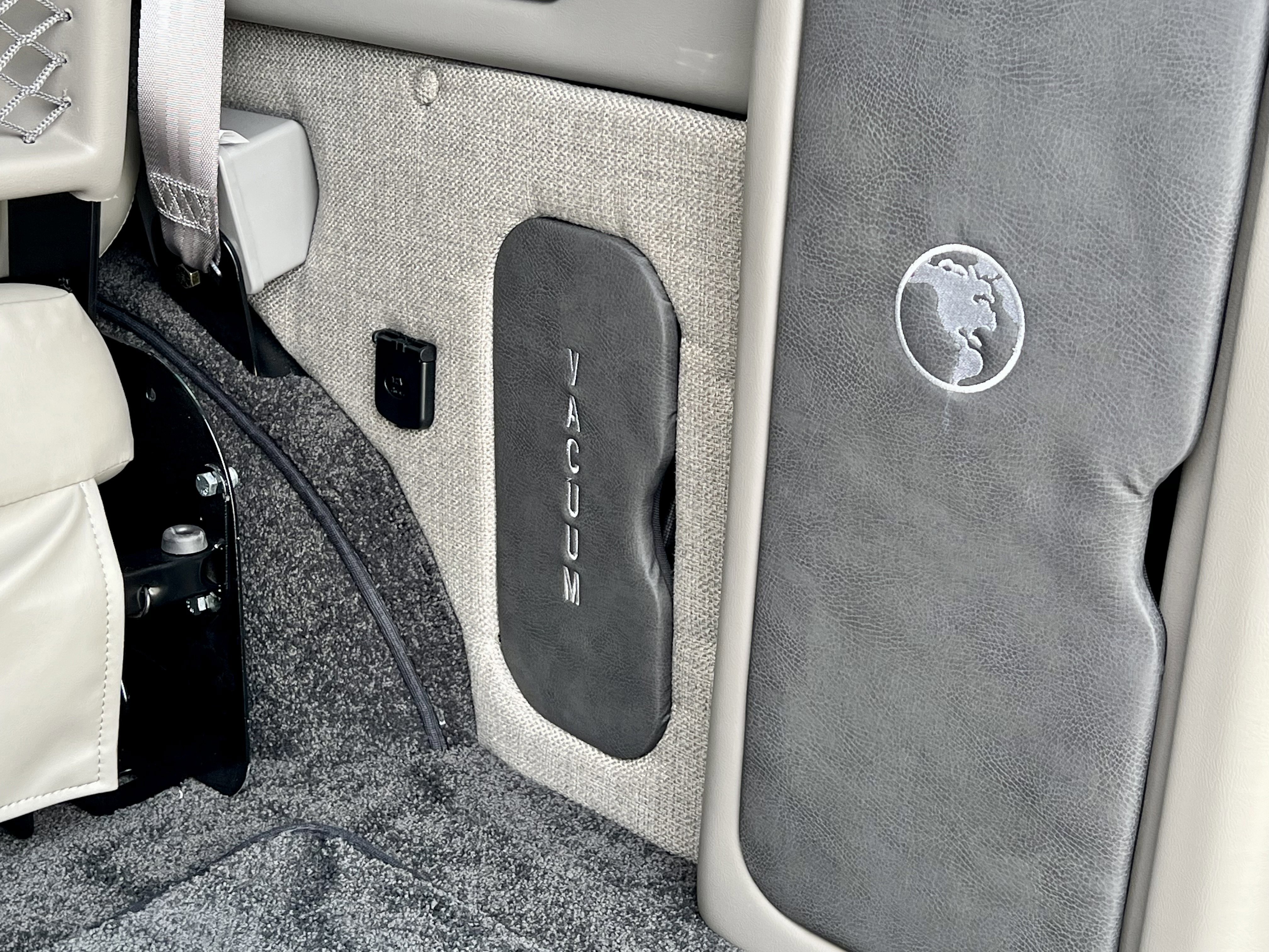 New 2025 GMC Savana 2500 w/ Driver Convenience Package image 32