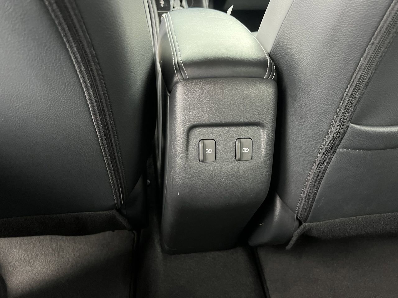 Used 2023 Nissan Kicks SR w/ SR Premium Package image 25