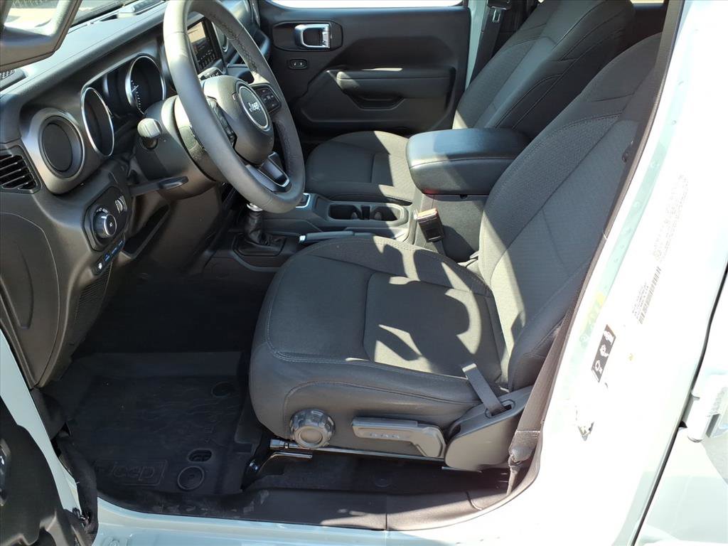 Used 2023 Jeep Wrangler Unlimited AWD/4WD image 12
