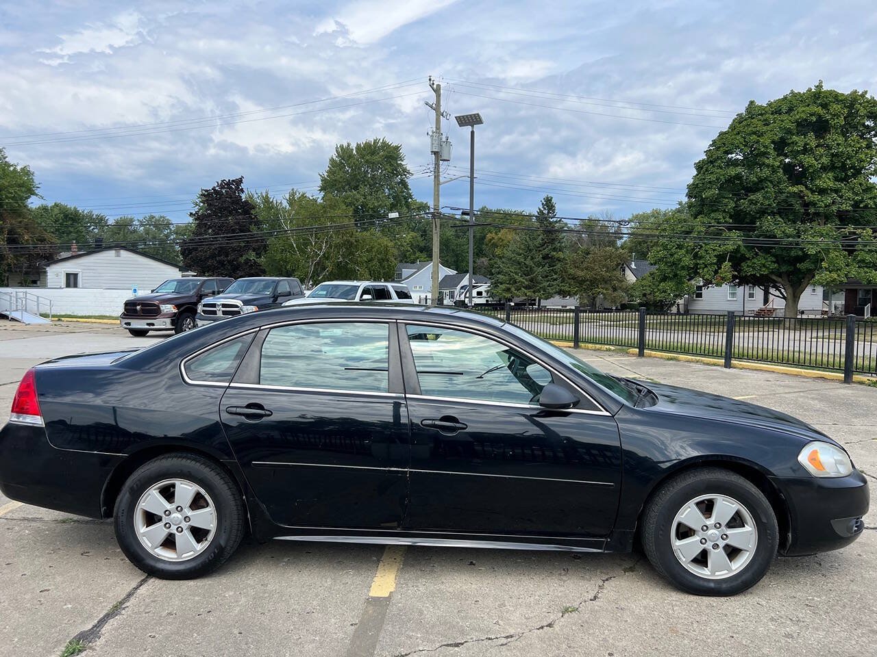 Used 2010 Chevrolet Impala LT FWD image 5