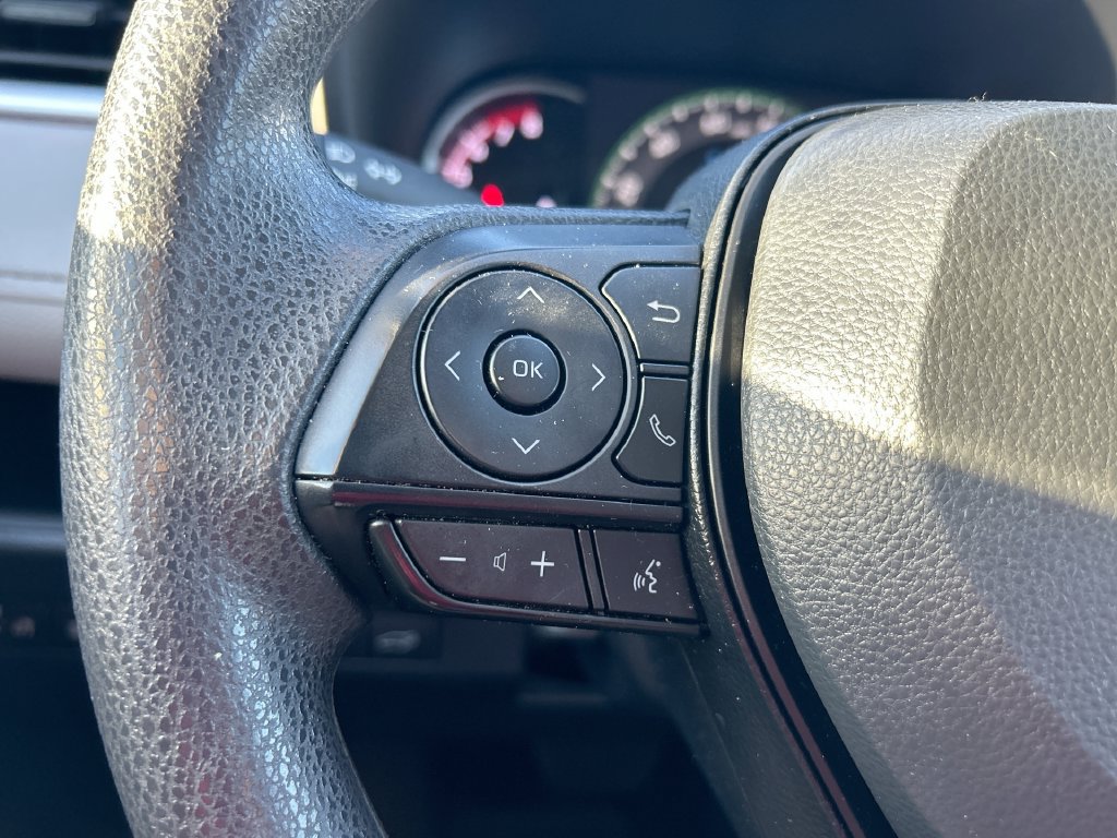 Used 2025 Toyota RAV4 XLE w/ Convenience Package FWD image 16