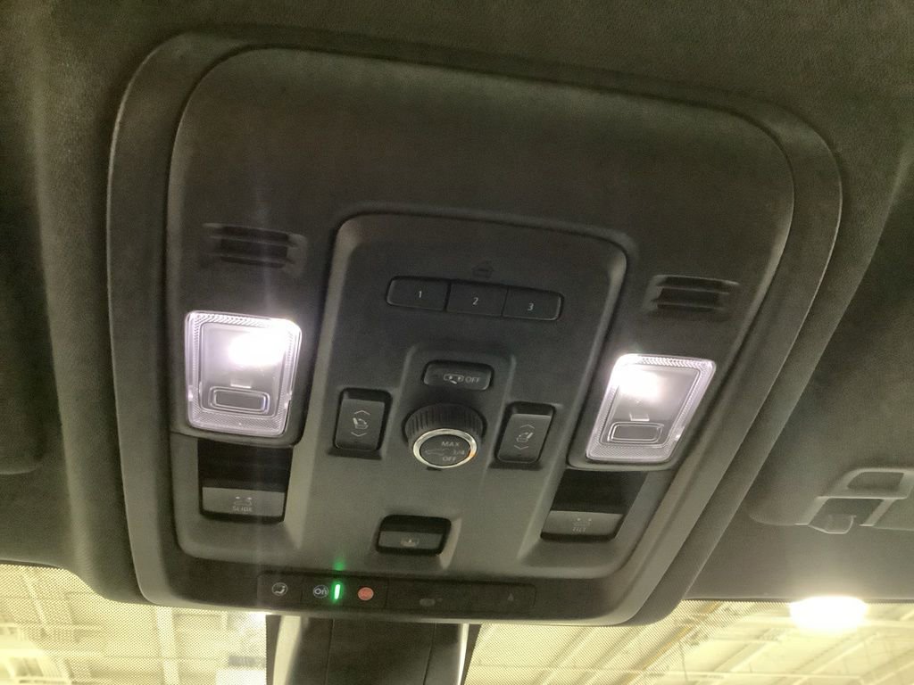 Used 2022 Chevrolet Tahoe LT w/ LT Signature Package image 18