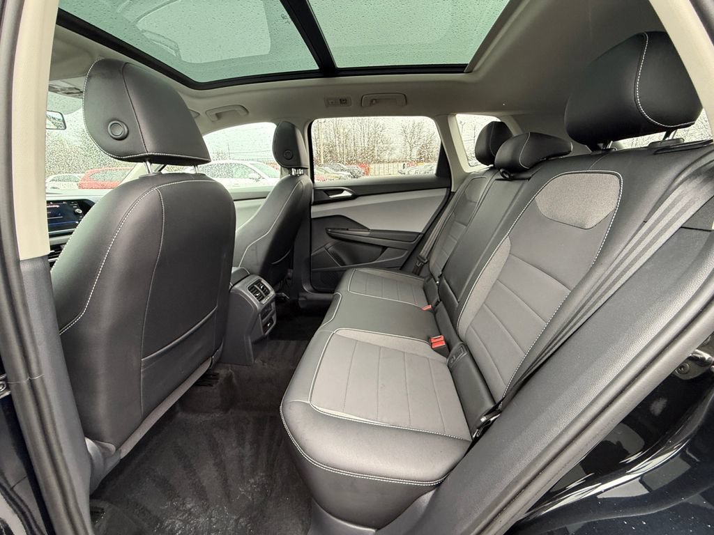 Used 2022 Volkswagen Taos SE AWD/4WD image 24
