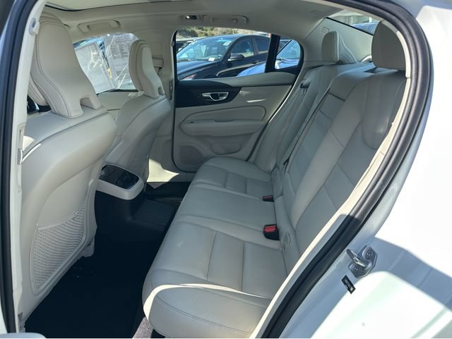 Used 2022 Volvo S60 T8 R-Design Expression w/ Premium Package AWD/4WD image 18
