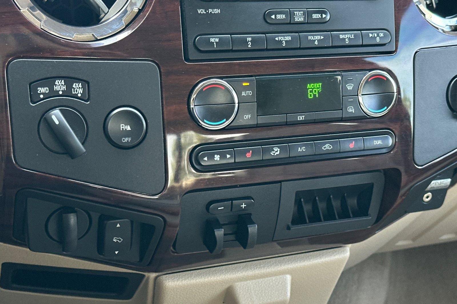 Used 2009 Ford F250 Lariat image 19