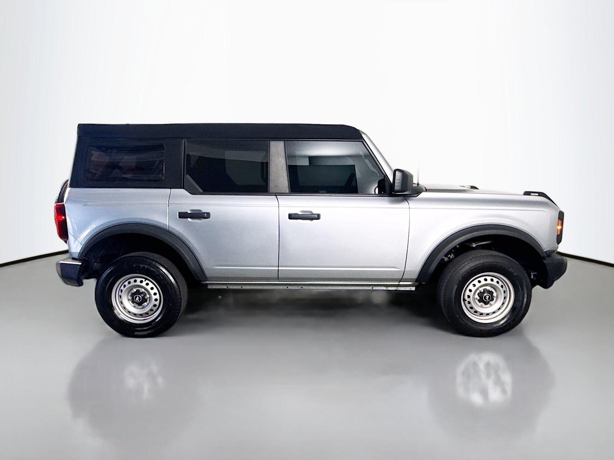 Used 2023 Ford Bronco 4-Door AWD/4WD image 11