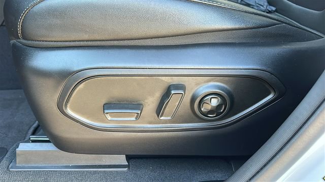 Used 2024 Jeep Grand Cherokee Limited image 10