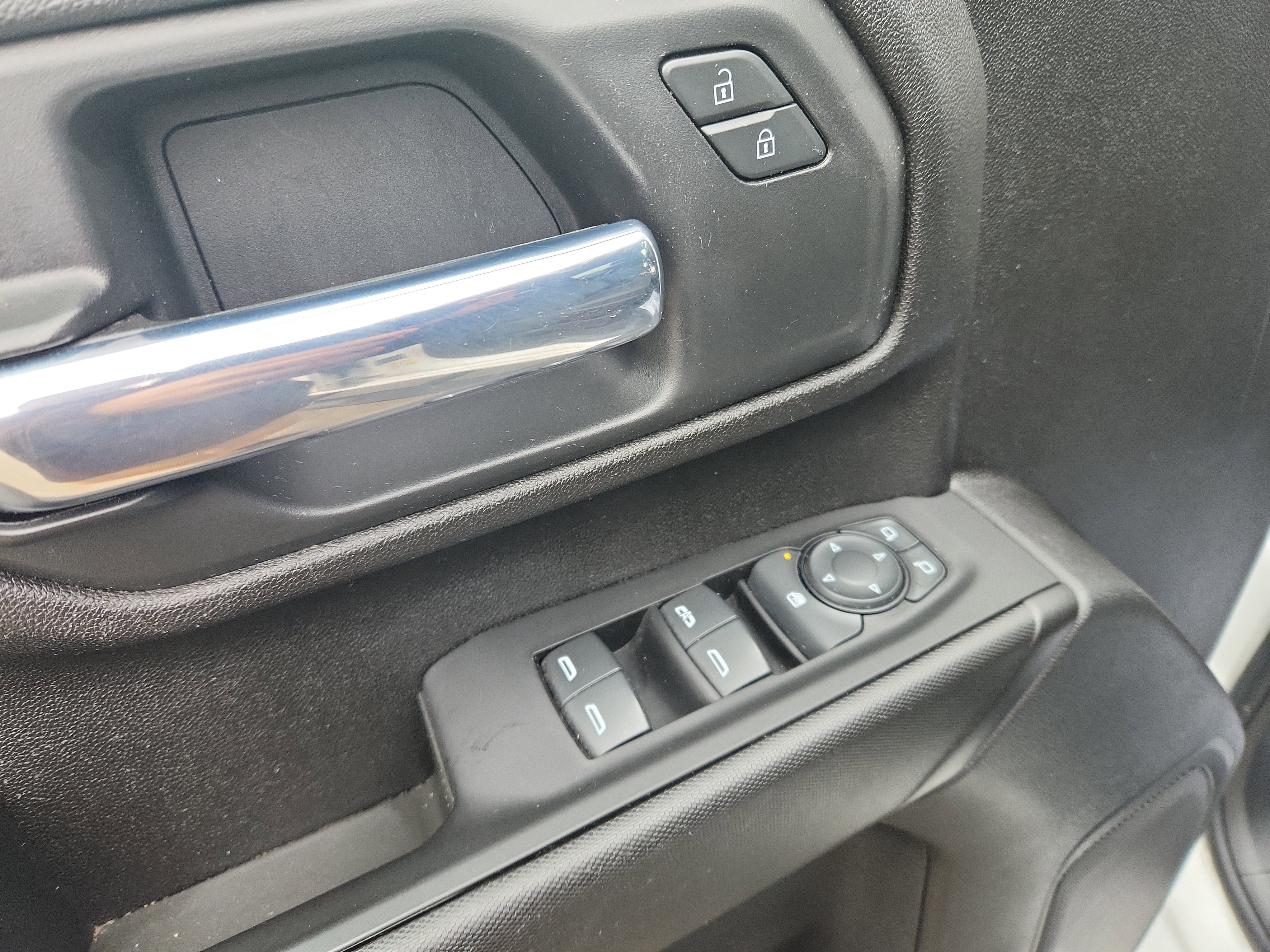 Used 2023 Chevrolet Silverado 2500 Custom w/ Custom Value Package image 12