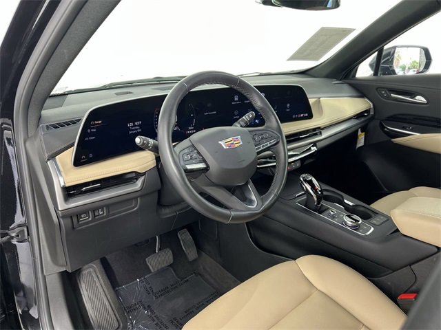 Certified 2024 Cadillac XT4 Luxury w/ Cold Weather Package image 10