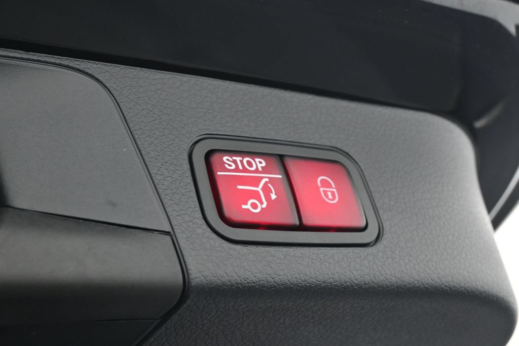 Used 2025 Mercedes-Benz GLB 250 image 37