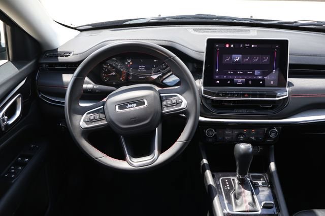 Used 2022 Jeep Compass Trailhawk AWD/4WD image 10