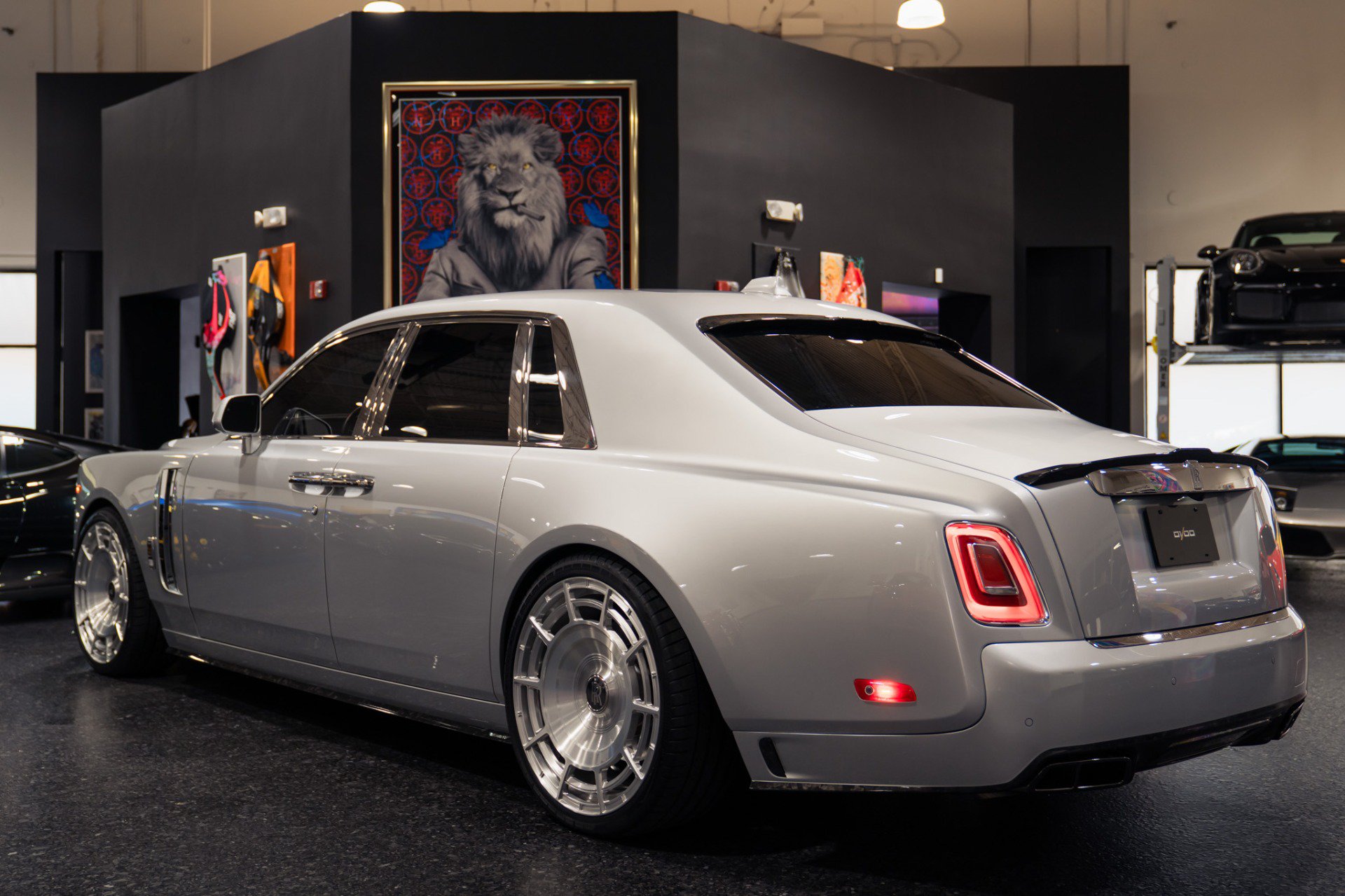 Used 2020 Rolls-Royce Phantom Sedan RWD image 8