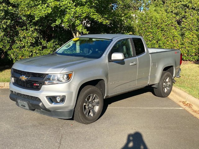 Used 2017 Chevrolet Colorado Z71 AWD/4WD image 2