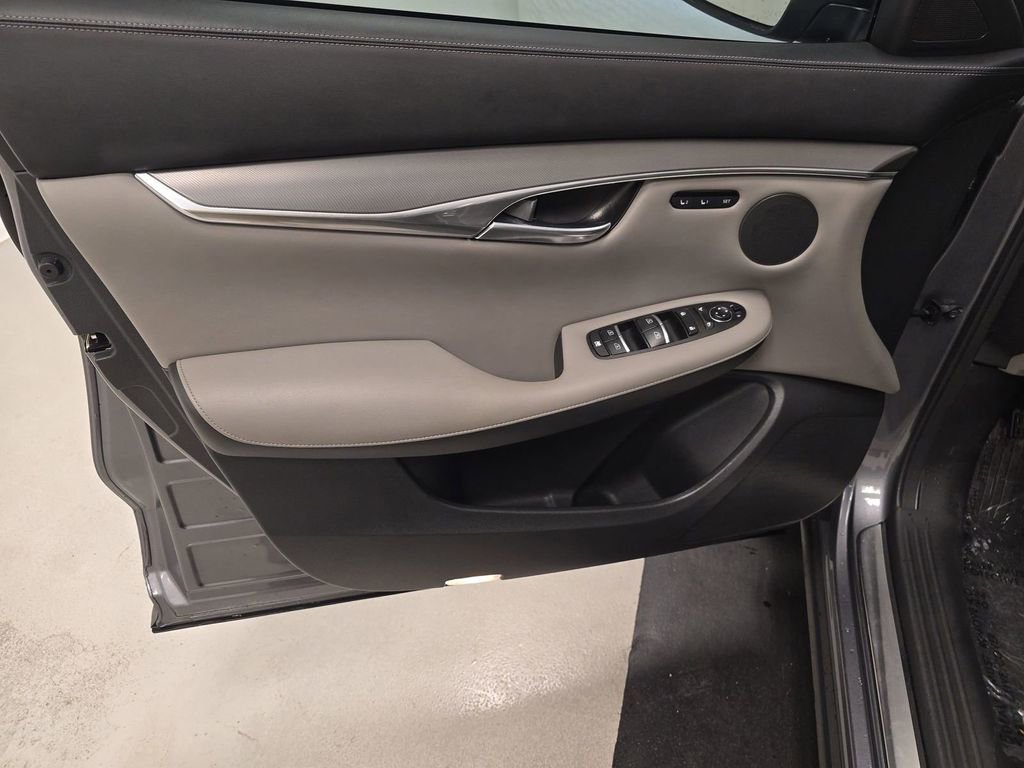 Used 2023 INFINITI QX50 Luxe FWD image 10