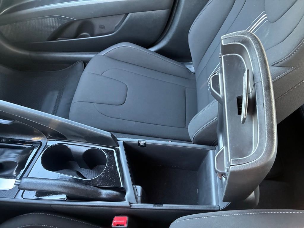 Used 2023 Hyundai Elantra SEL image 33