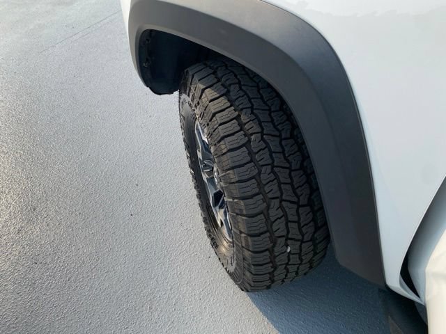 Used 2019 Toyota Tacoma TRD Off-Road w/ Technology Package AWD/4WD image 22