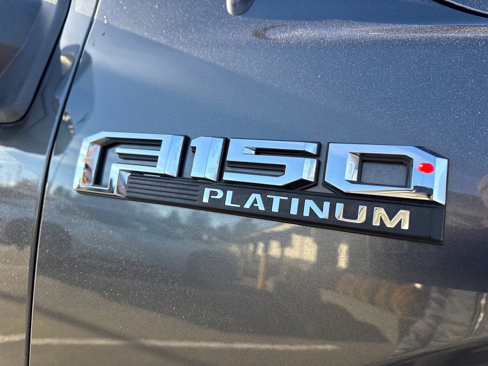 Used 2018 Ford F150 Platinum w/ Equipment Group 701A Luxury image 18