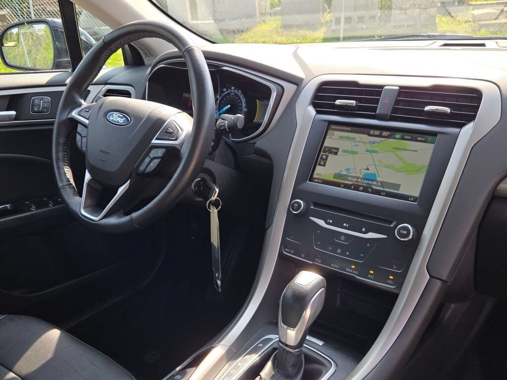 Used 2014 Ford Fusion SE w/ Equipment Group 202A FWD image 8