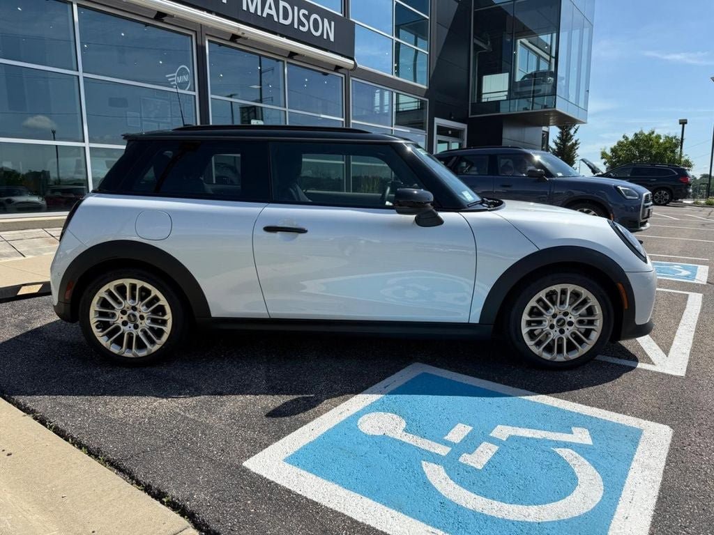 Used 2025 MINI Cooper S FWD image 2