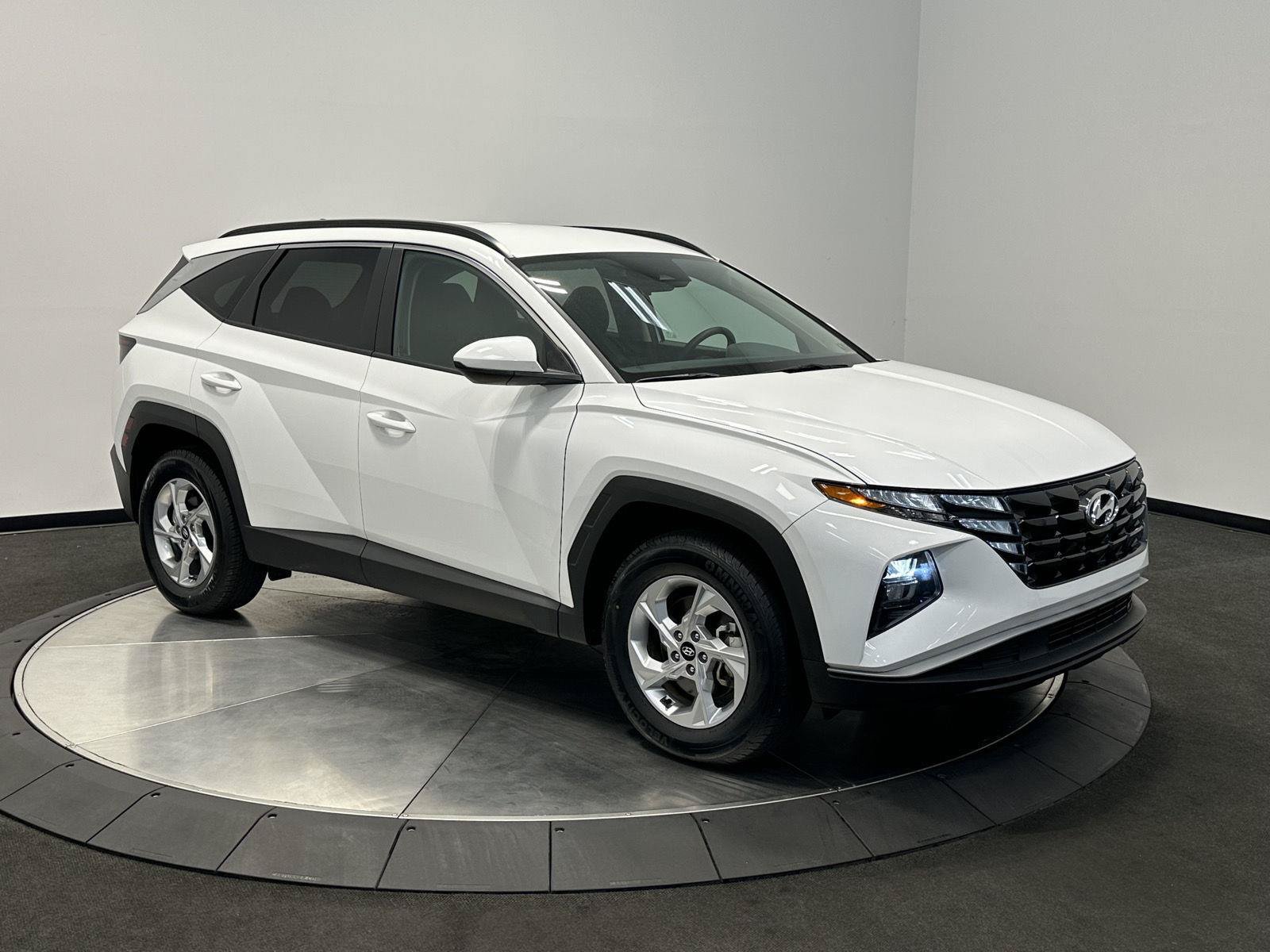 Certified 2024 Hyundai Tucson SEL AWD/4WD image 2