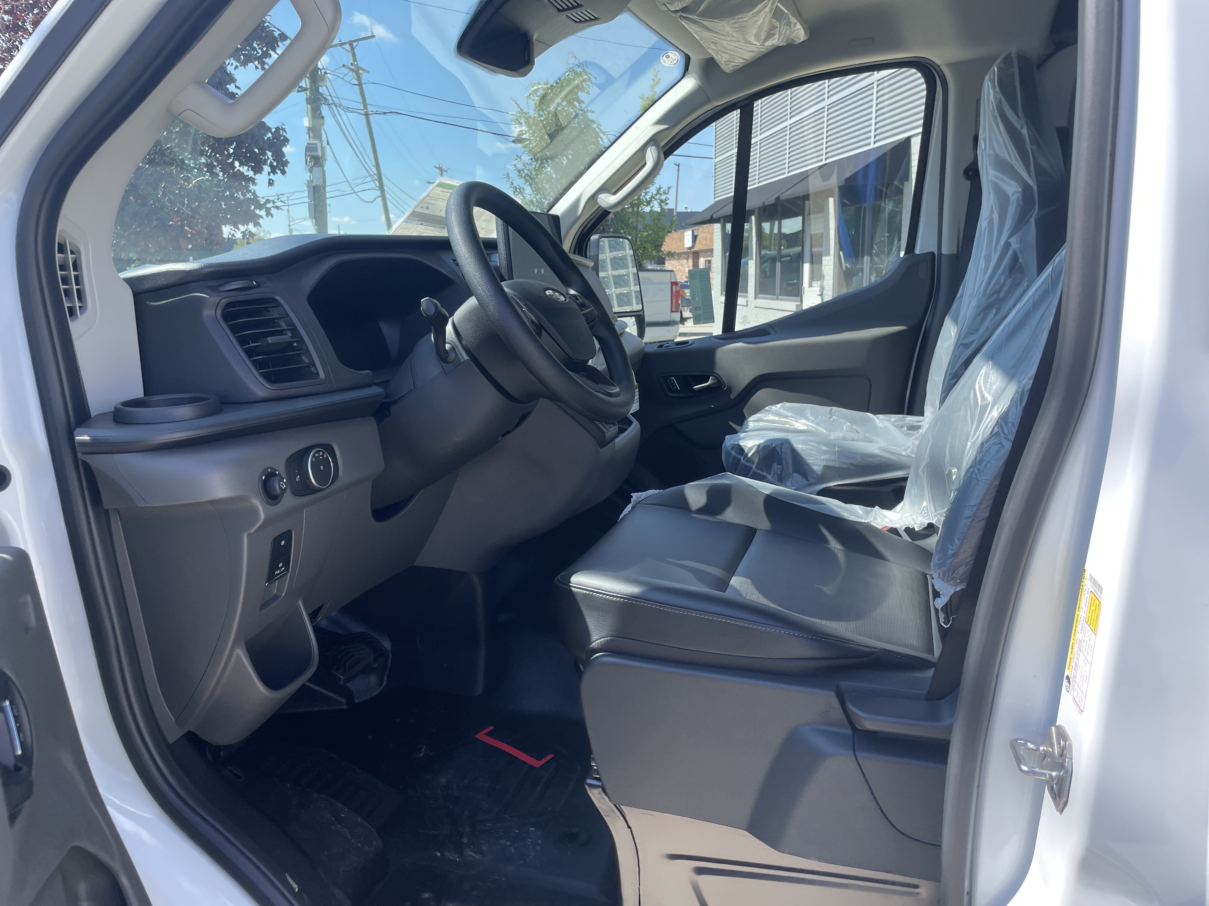 New 2027 Ford Transit 150 Low Roof w/ Load Area Protection Package RWD image 8