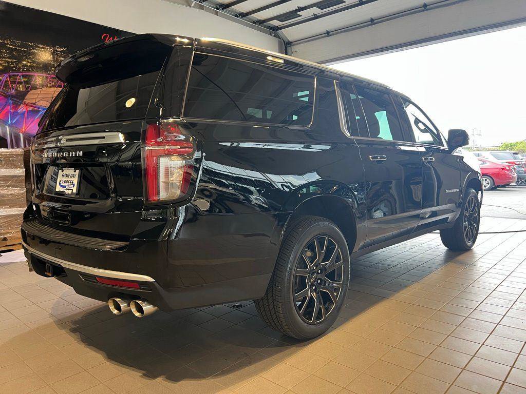 Used 2023 Chevrolet Suburban High Country AWD/4WD image 11