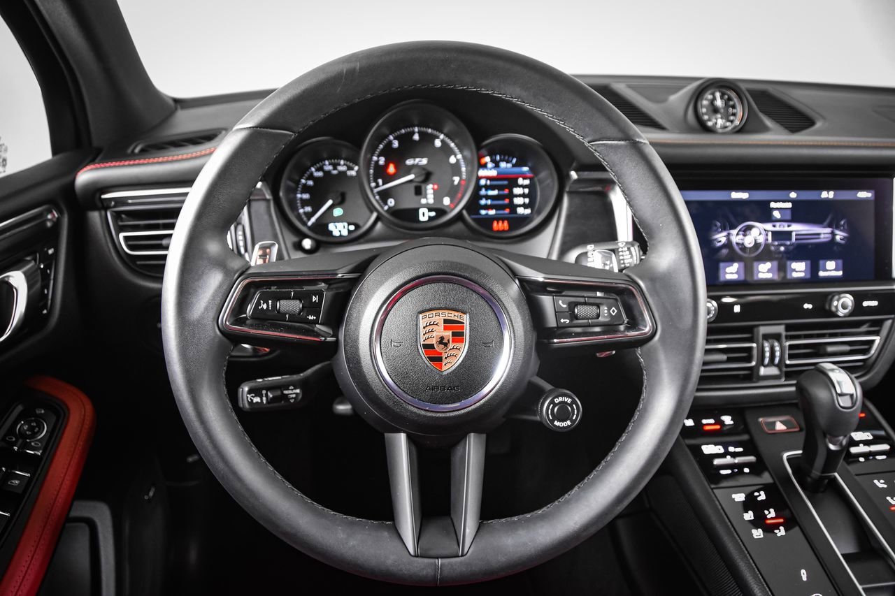 Certified 2025 Porsche Macan GTS image 23